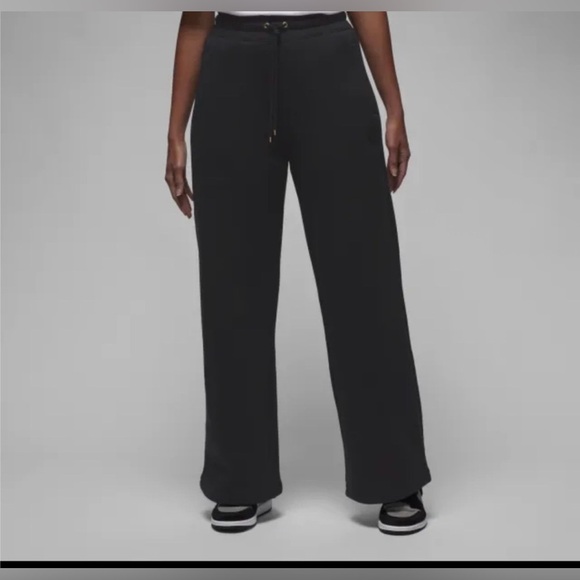 Nike Pants - NWT Women Nike Jordan Fleece Sweatpants Flight Wide Leg Black XL Loose Fit Baggy